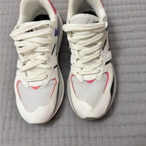 New Balance 5740 lifestyle shoes